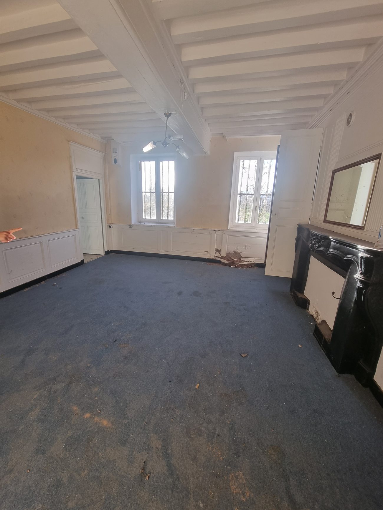 Dracé, cuisine avant travaux